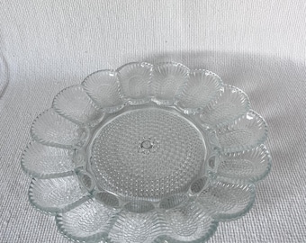 Vintage Klarglas Deviled Eierplatte, Gänseblümchen Blume Serviertablett, Relish Servierplatte aus gepresstem Glas, Mid Century unterhaltsames Gericht