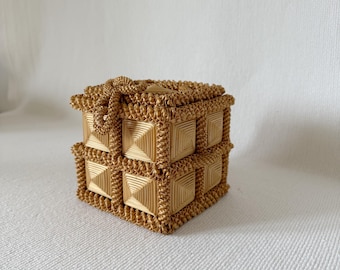 Vintage Harvest Medium Square Box, Traditional Straw Decor, Geometric Abstract Midcentury Jewelry Box, 50s Folk Art Handmade Decorative