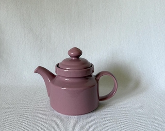Vintage Nittsjö schwedische Teekanne, Mauve Lila Keramik Teekanne, skandinavische Mid Century Keramik, minimalistisches Nordisches Küchen Dekor