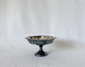 Vintage Oneida Scalloped Silver Plated Metal Pedestal Decorative Dish, Bowl, Candy Dish, Jewelry Trinket Dish, Night Stand Dish, Ring Dish