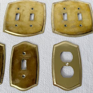 Tampas de Tomada Decorativas Vintage em Latão Envelhecido, Decoração de Parede Minimalista, Tampas de Tomada em Latão Dourado, Decoração de Parede Metálica Elegante