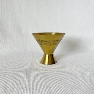 Vintage kleine Messing Blumenvase, Patina Messing, Vintage Dekoration, Blumenvase, Gold Regal Dekoration, Gold Messing, Vintage Messing Glas