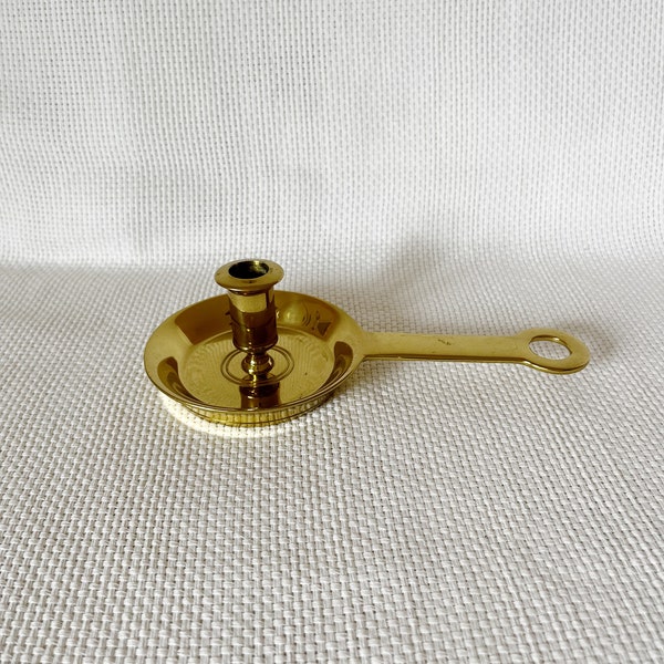 Vintage VA Metalcrafters Candle Holder, 1980s Williamsburg Reproduction Brass Chamberstick Single Brass Candle Stick Holder,  Vintage Patina