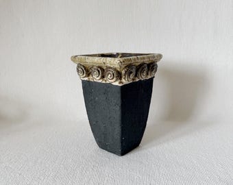 Vintage Greek Column Style Planter, Black and Ivory Vase, Rustic Decorative Pot for Home and Garden, Ancient-Inspired Aged Decor