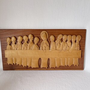 Hölzernes letztes Abendmahl Hand geschnitzter Wandbehang, handgemachte religiöse Holzkunst Handgefertigte Kunst, hergestellt in Spanien Zedernkunst Echtholz Wanddekoration