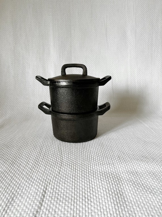 Two Small Cast Iron Pots, Pot With Lid, Pot Without Lid, Vintage