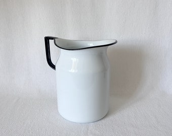 Large Maid of Honor White Vintage Picher, Flowers Enamelware Pitcher, Unique and Vintage, Farm House Home Decor, Kitchen Interior, Cozy Home