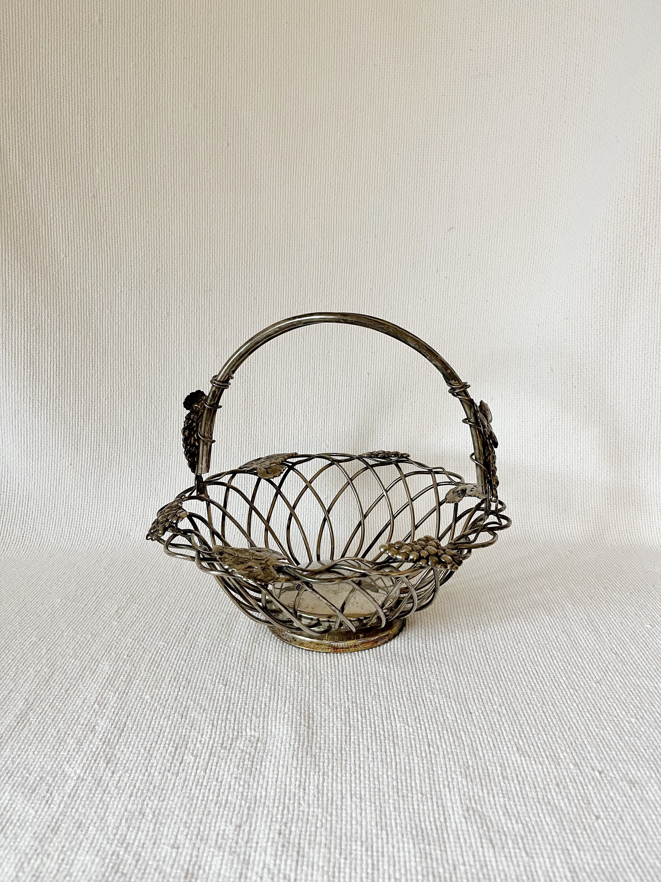 Vintage Godinger Silver Plated Wire Basket Handle 11.5” Diam