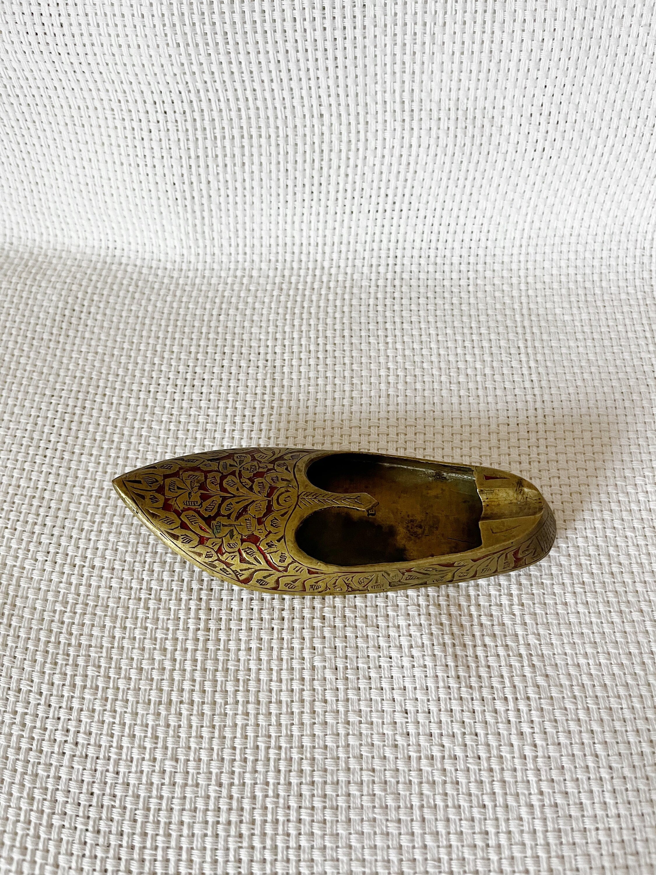Vintage Brass Indian Shoe Ashtray, Brass Slipper, Golden Vintage Brass Indian Shoe Ashtray, Brass Slipper, Golden