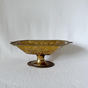 Vintage/Antique Brass Metal Footed Compote Bowl with Two Handles, Vintage Weddings Decoration, Table Centerpiece, Footed Ornate Flower Bowl