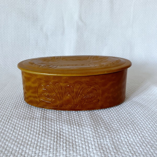 Leather covered oval shape jewelry trinket box, Vintage Lidded Brown Leather Top Jewelry Case, Fabric Lined Inside, Pressed Print Exterior