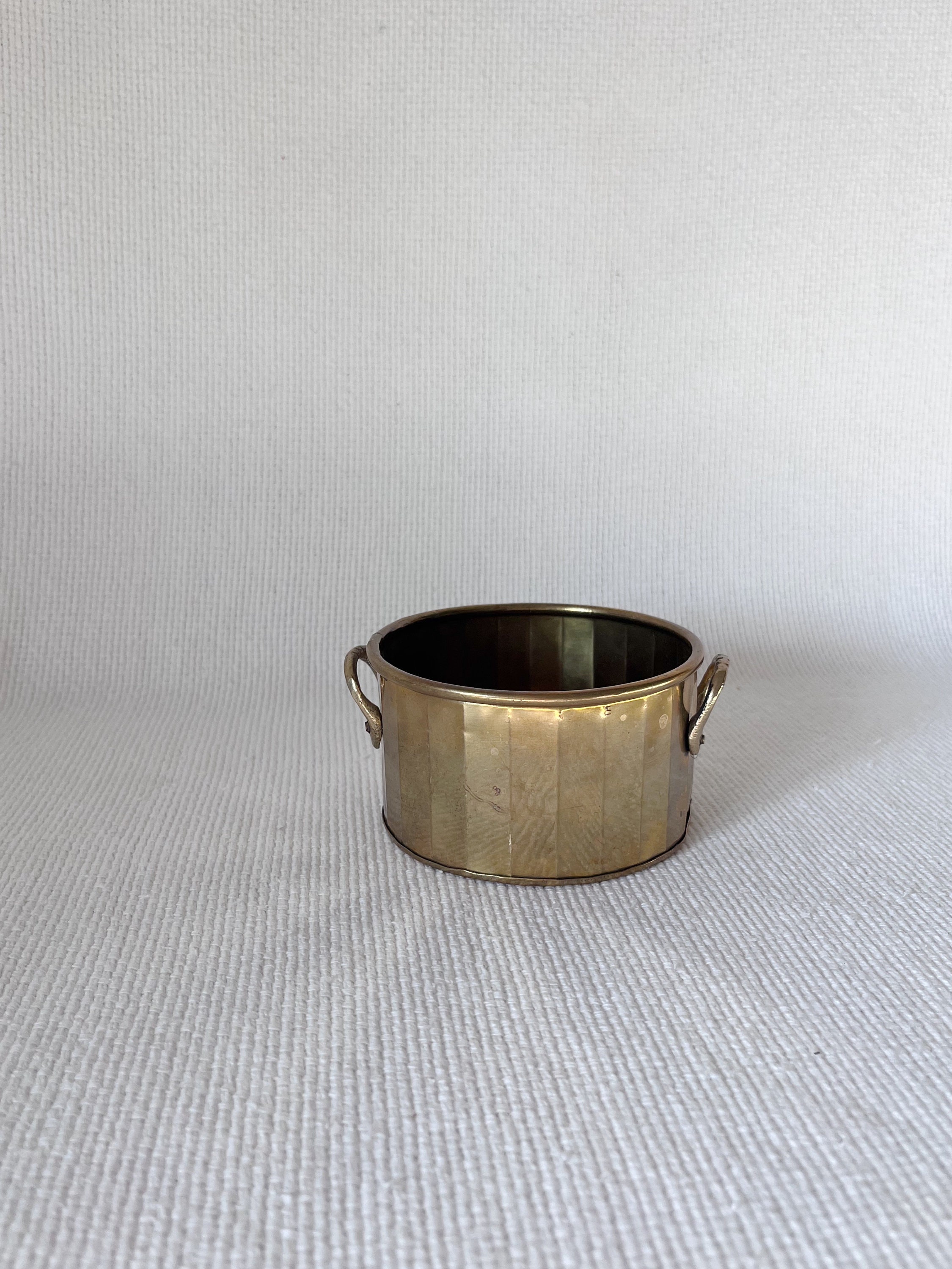 Vintage Brass Small Plant Pot, Soy Candle Container, Patina Brass, Vintage Home Decoration, Flowers Vase, Gold Shelve Decoration, Gold Brass