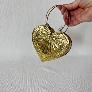 Vintage Gold Tin Heart Wall Pocket Planter Farmhouse Decor, Valentines Day Small Gift Bag, Flower Bag/Pocket, Golden Heart, Cute Gold Heart image 4