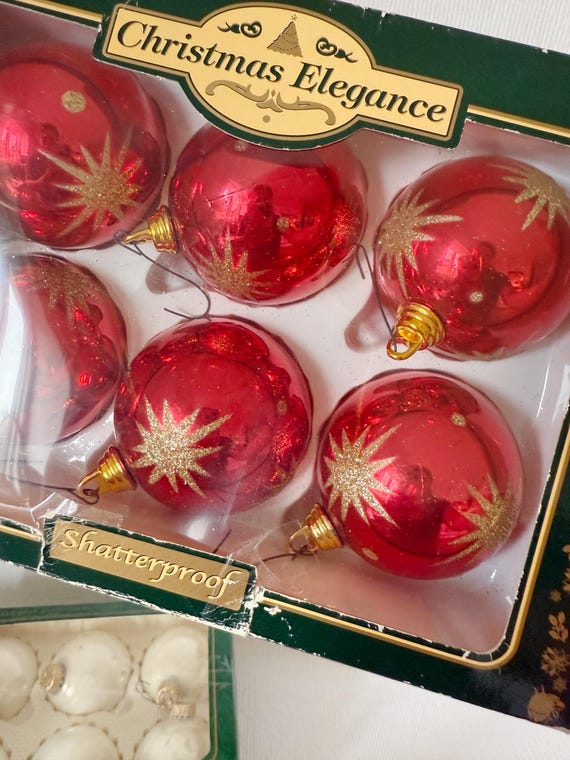 ヴィンテージホワイトパールガラスクリスマスツリーオーナメントまたは
