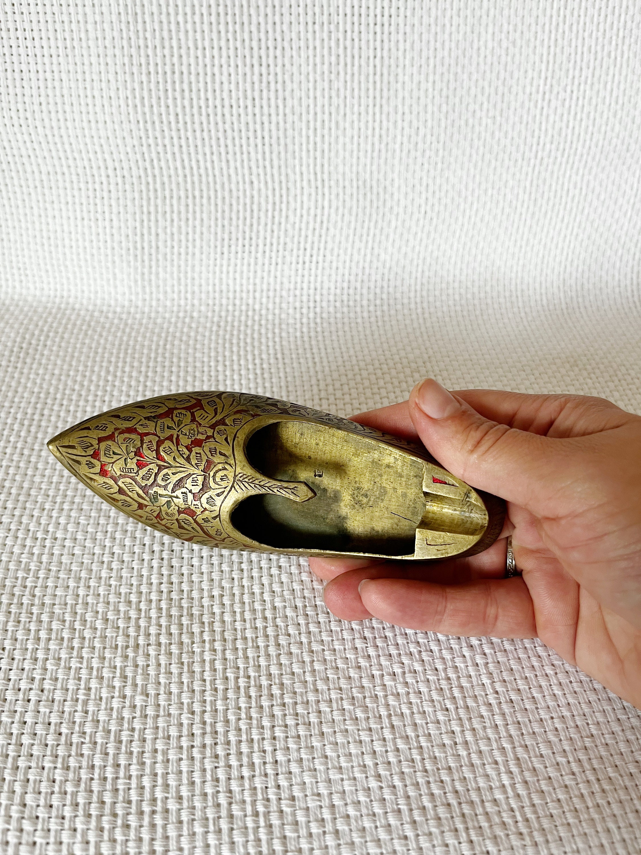 Vintage Brass Indian Shoe Ashtray, Brass Slipper, Golden Vintage Brass Indian Shoe Ashtray, Brass Slipper, Golden