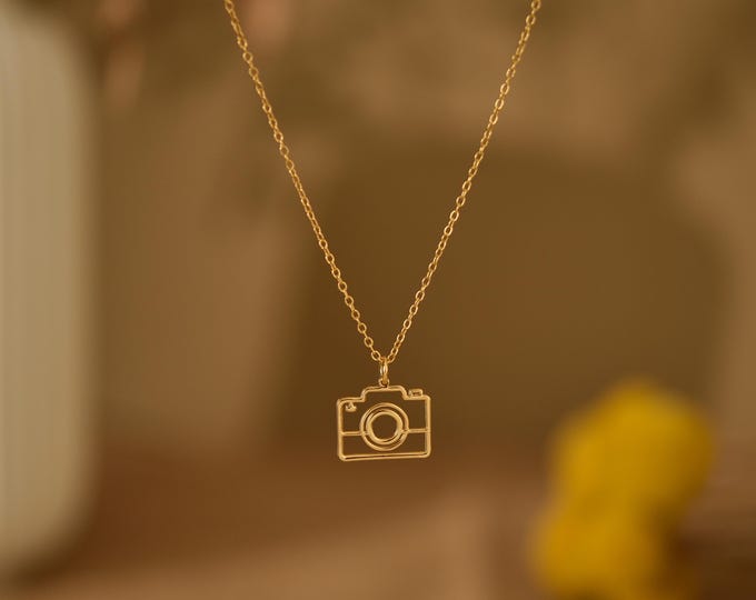 Camera Necklace, Camera Charm, Necklace for Photographer, Travel Necklace, Graduation Gift, Photographer Gift, GS0059
