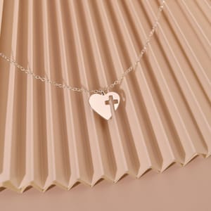 Winziges Herz Halskette, Herz Kreuz Halskette, Herz Anhänger Halskette, 18K Gold Filled Halskette, Religiöse Halskette, Geburtstagsgeschenk, GS0029