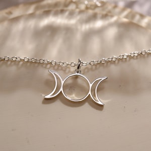 Halsband med trippelgudinna, halsband med trippelmåne, månfashalsband, wiccasmycken, present till dotter, presenter till mamma, presenter till henne, GS0041