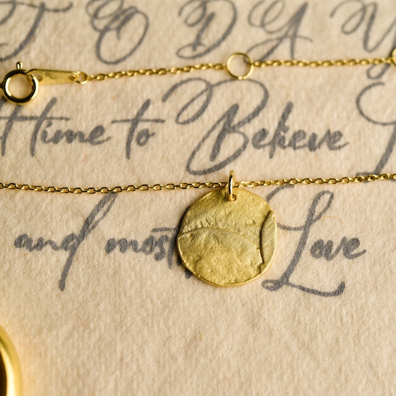 Gold Circle Pendant Necklace