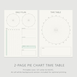 Pu&ograve; includere: Pianificatore stampabile di due pagine con sfondo beige chiaro. La pagina sinistra &egrave; un piano giornaliero con un diagramma a torta per AM e PM, una sezione data, priorit&agrave;, una lista di cose da fare e un tracker dell'assunzione di acqua. La pagina destra &egrave; una tabella oraria con un diagramma a torta. Il testo in basso recita "2-PAGE PIE CHART TIME TABLE".