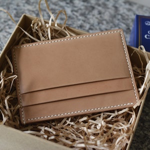 3Pocket Natural Shell Cordovan Kartenhalter. Minimalistische Geldbörse.