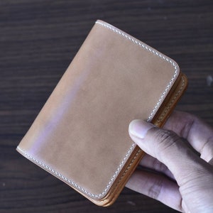 Cartera mediana de piel de cordero natural y buttero natural. Cartera de regalo para hombre.