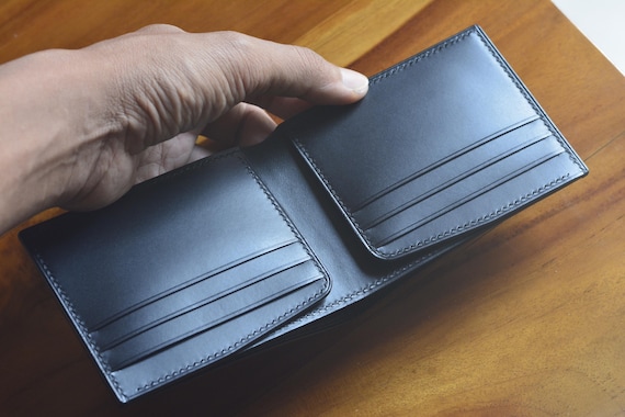 コードバン 二 つ折り ブッテーロ V3グリーンシェルコードバンとブッテーロレザーの二つ折り財布 10色から選べるシェルコードバンの二つ折り財布 メンズギフトウォレット - 日本
