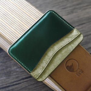 Porte-cartes Shell Cordovan et Buttero. Portefeuille minimaliste. Portefeuille fin en velours côtelé.