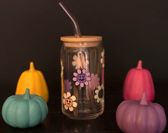 Cute Halloween Beer Can Glass / Floral Pumpkin Fall Cup / Halloween Lover Gift Idea / Fall Flower Iced Coffee Cup / Cup with Bamboo Lid