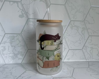 Book Lover Beer Can Glass / Cat Lover Glass Can / Just One More Chapter / Iced Coffee Glass / Cat Cold Cup / Gift for Her