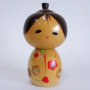 Kokeshi doll by Famous Master, Vtg Japanese Artistic kokeshi ,wooden Sosaku kokeshi #5392
