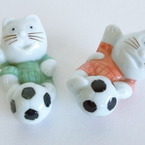 4876# Cat footballer with ball Hashi Oki Chopsticks rest pair ,Japanese ceramic Chopsticks rest-holder