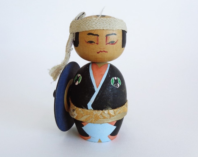 8066# Muñeca Samurai Kokeshi Kokeshi creativo, VTG. Kokeshi Sosaku artístico japonés de madera.