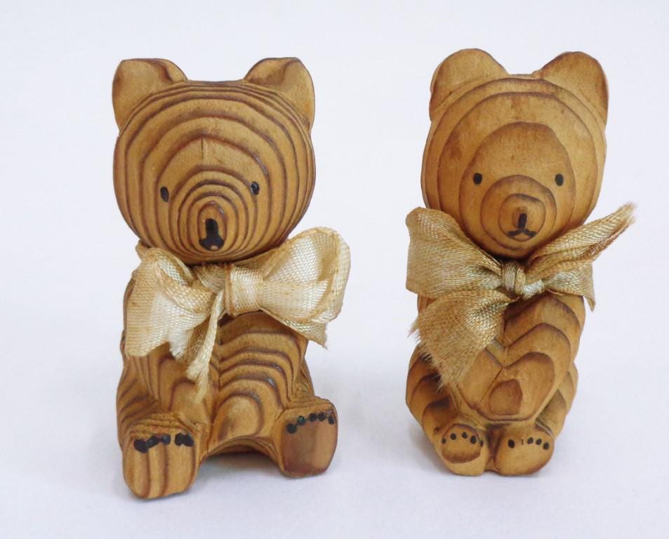 木彫りの熊の置物2体セット 日本の民芸品 職人技 屋久杉工芸品 杉材