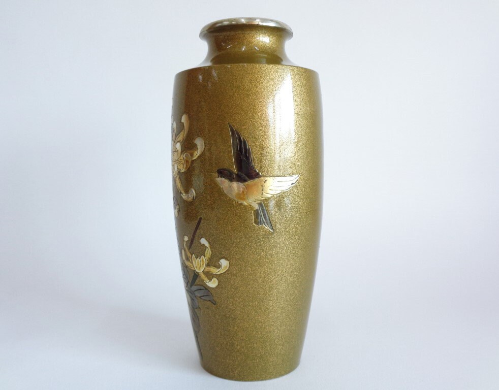 日本の鋳造ブロンズ真鍮製ヴィンテージ花瓶、花と鳥の彫刻装飾 - Etsy 日本