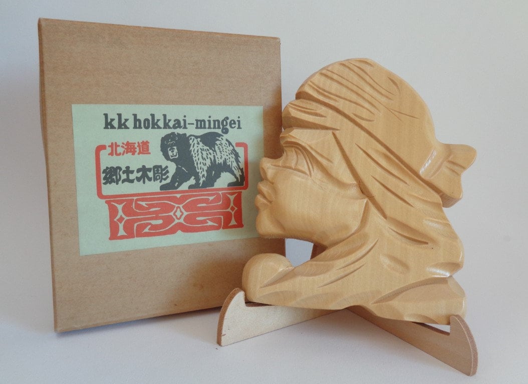 木彫りのアイヌ少女の頭部：北海道民芸品 壁掛け - Etsy 日本