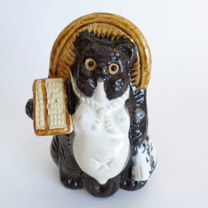 Tanuki with Abacus ceramic Statuette Handmade Good Luck Okimono ornament ,Japanese Shigaraki-yaki stoneware Business Prosperity Tanuki #7817