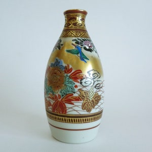 5865# Sake bottle Japanese Kutani porcelain Hand painted Vintage Tokkuri sake flask