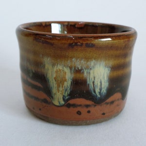 Guinomi Sake cup Japanese signed Artistic pottery chawan #3403