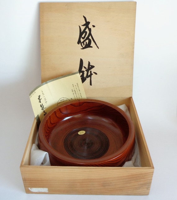 漆塗りの天然木菓子器、日本の手作り茶道用食器、木製友箱 #3672