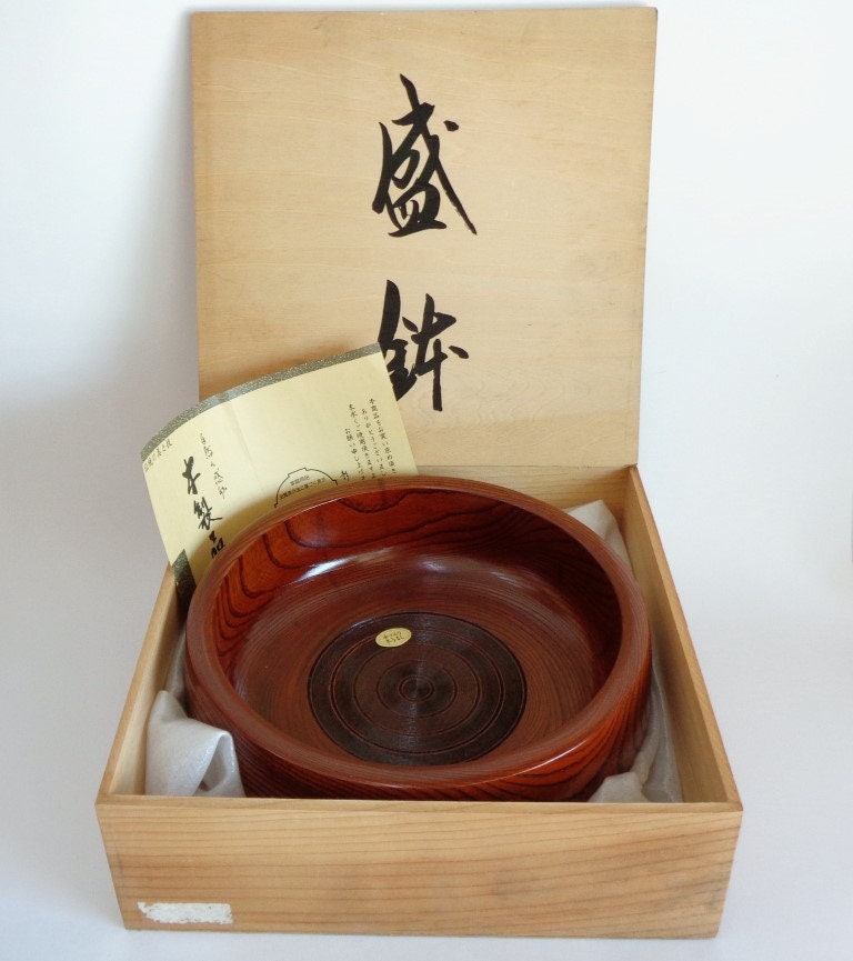 漆塗りの天然木菓子器、日本の手作り茶道用食器、木製友箱 #3672