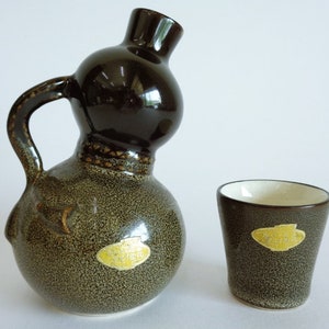 Sake set Calabash design, Japanese Studio Pottery Tokkuri flask & Sake cup #2922