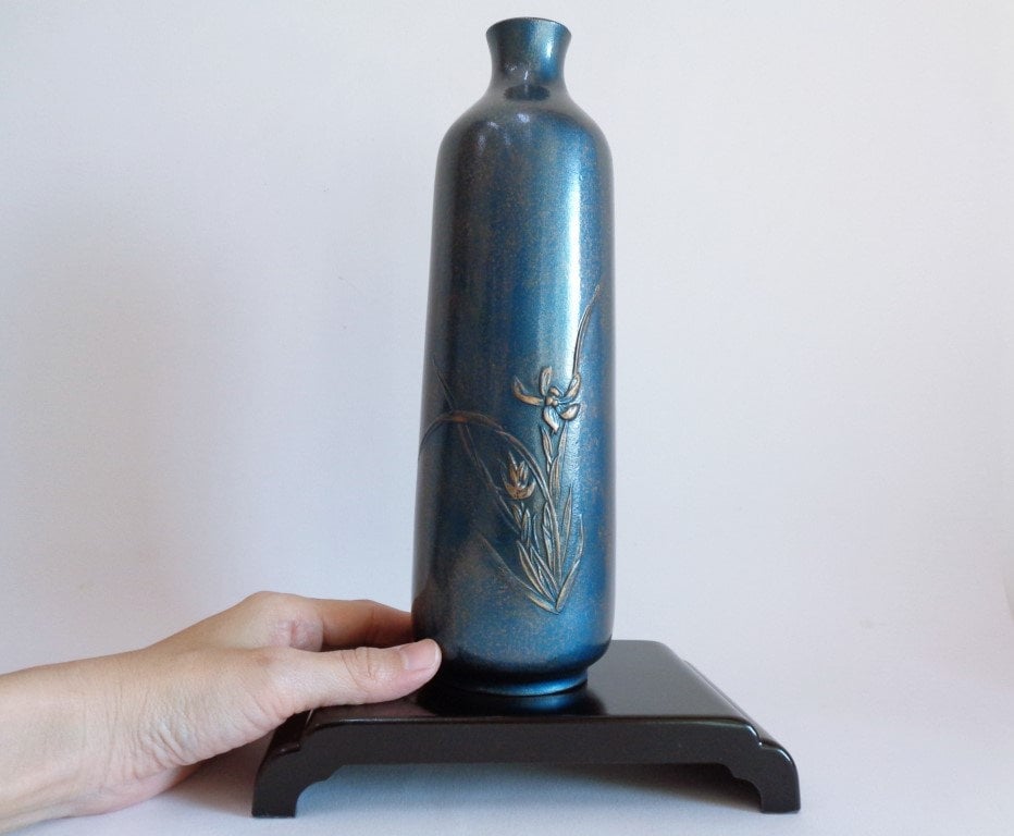 Cast Bronze Bottle Vase, Japanese Hoshu Art Casting Masterpiece