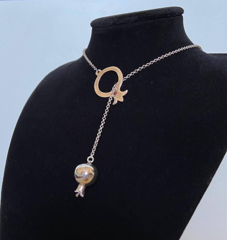 Handmade 925 Sterling Silver pendant with a carnelian gemstone