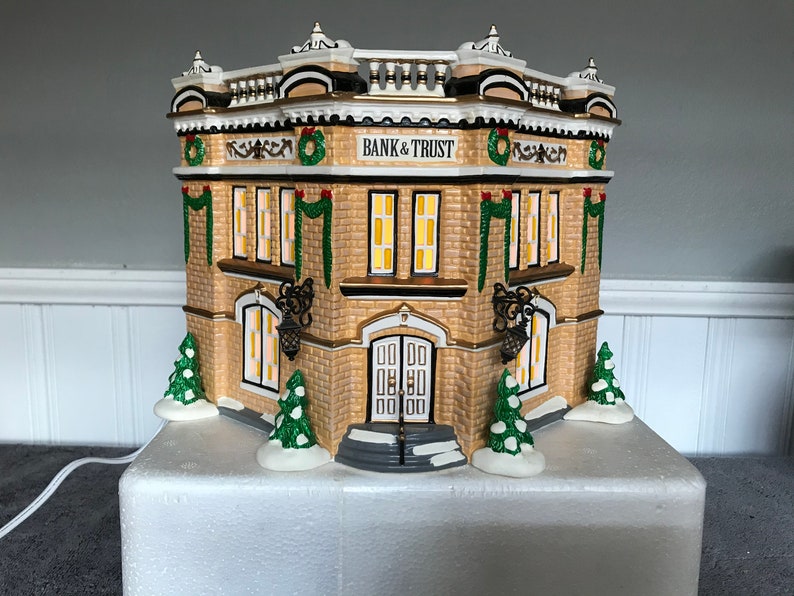 retired in 2001 Dept 56 Snow Village Bank and Trust ceramic vintage holiday decor retro Christmas design lighted Christmas Village
