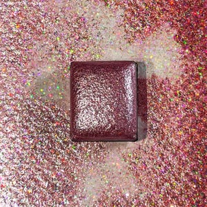 Macaron - Handgjord akvarell, metallicfärg, glimmer, rosa glitterpigment, kalligrafibläck, bokstäver, akvarell, konstnärsmaterial, målning