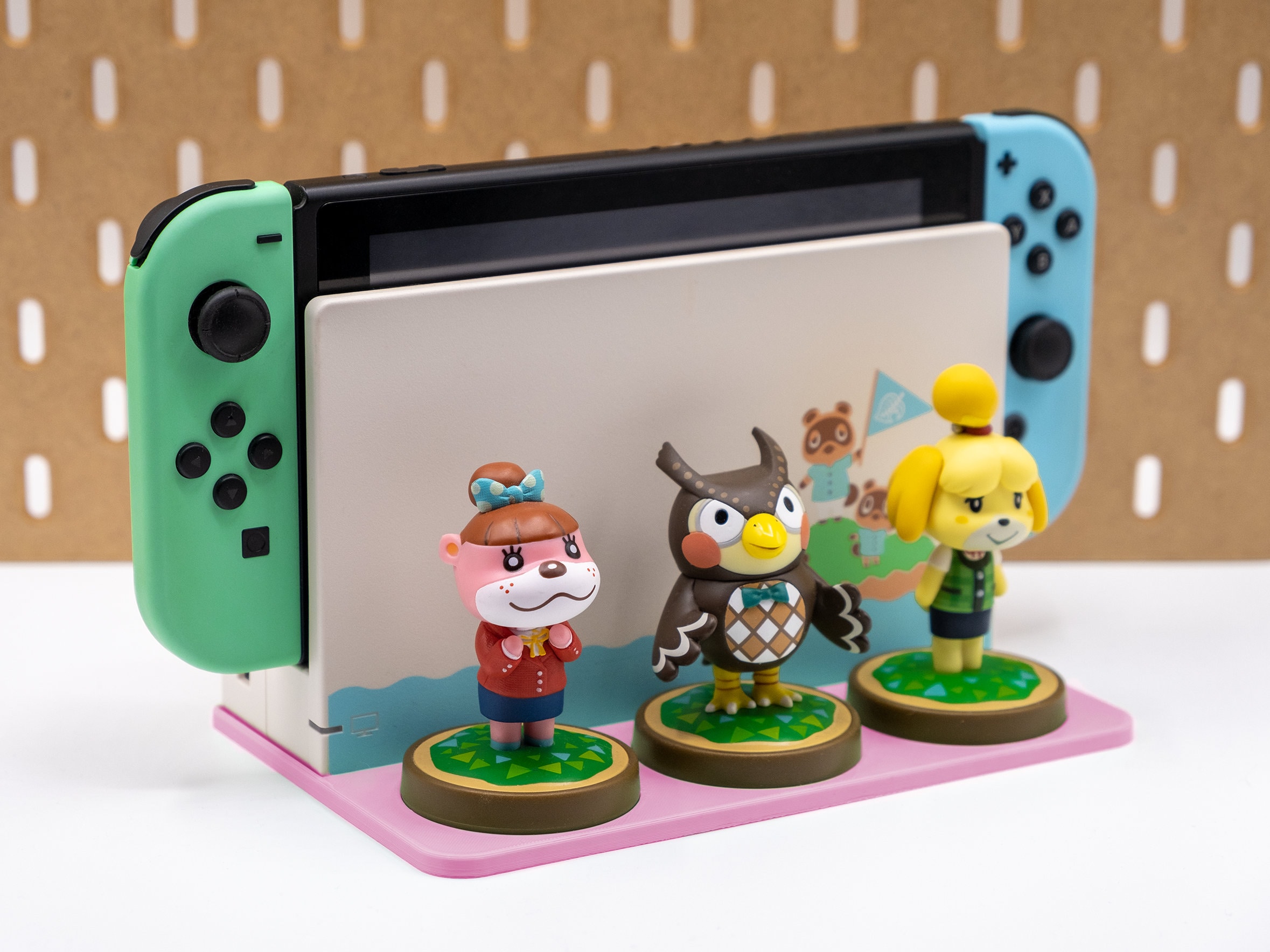 Nintendo Switch Dock + Amiibo Base (holds up to 3 Amiibo Figures