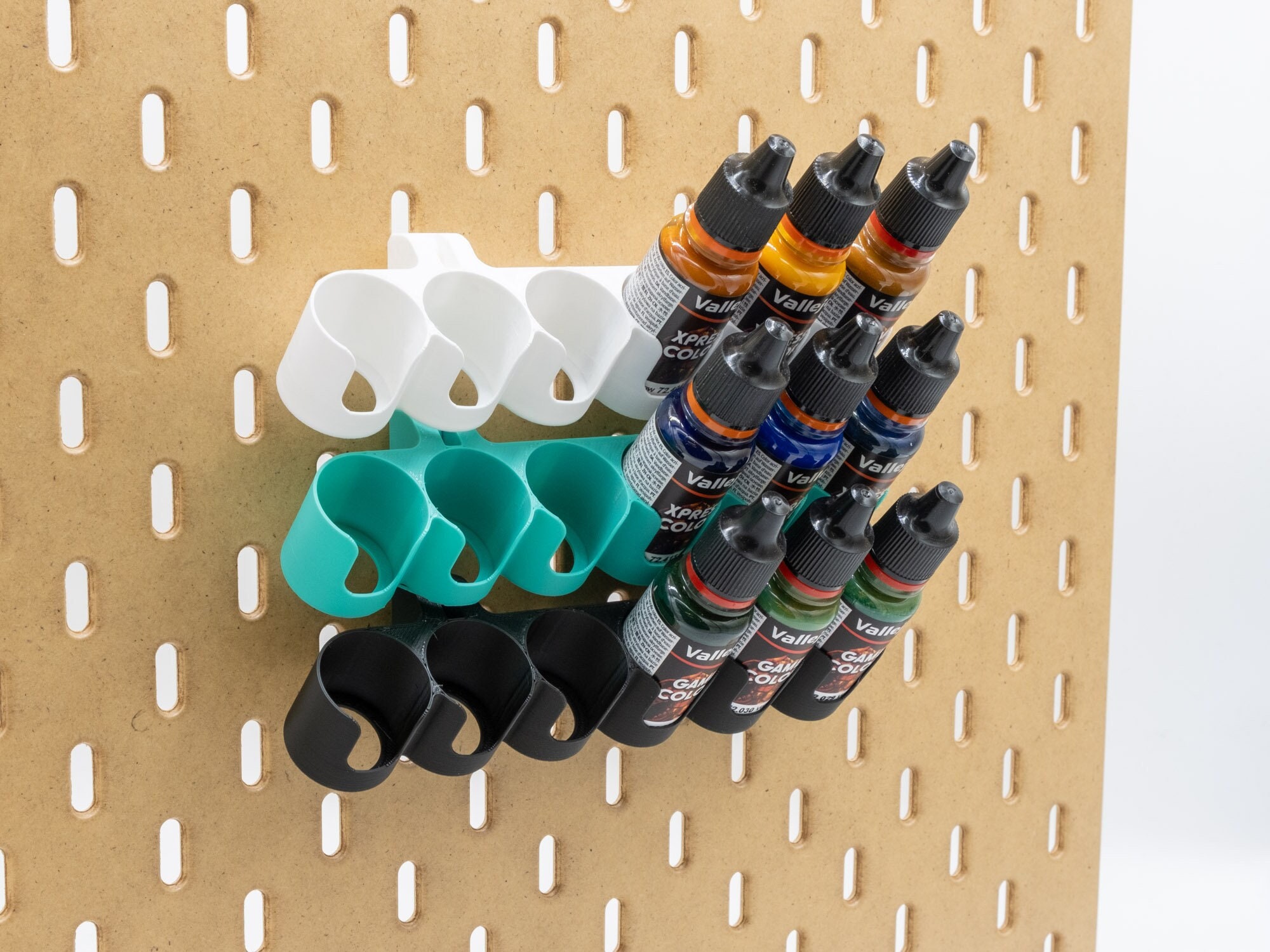 STL file Vallejo Modular Paint Bottle Rack/Organizer/Holder (16 Bottle) -  17ml /.57 fl oz, Vallejo, Model Color, Model Air, Game Color, Army Painter,  Art-tool, Paint bottle organizer, Airbrush, Miniatures, Tabletop Games,  Paint