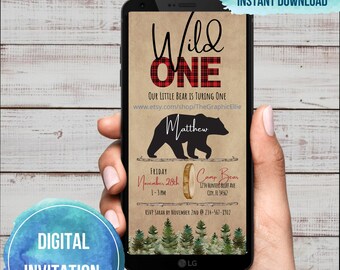 Könnte beinhalten: Digitale Einladung zu einer ersten Geburtstagsfeier mit Wald-Thema. Die Einladung zeigt ein rot-schwarzes Karomuster, eine schwarze Bärensilhouette und den Text "Wild One".