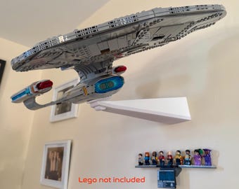 Supporto da parete per esporre la USS Enterprise (10356)